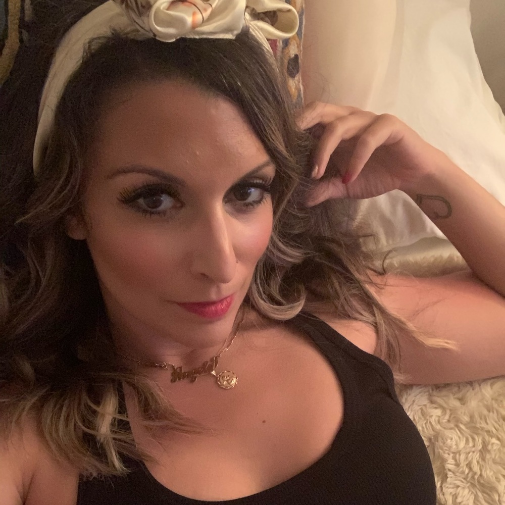 ⚡️MEET YOUR SELLER!⚡️💋